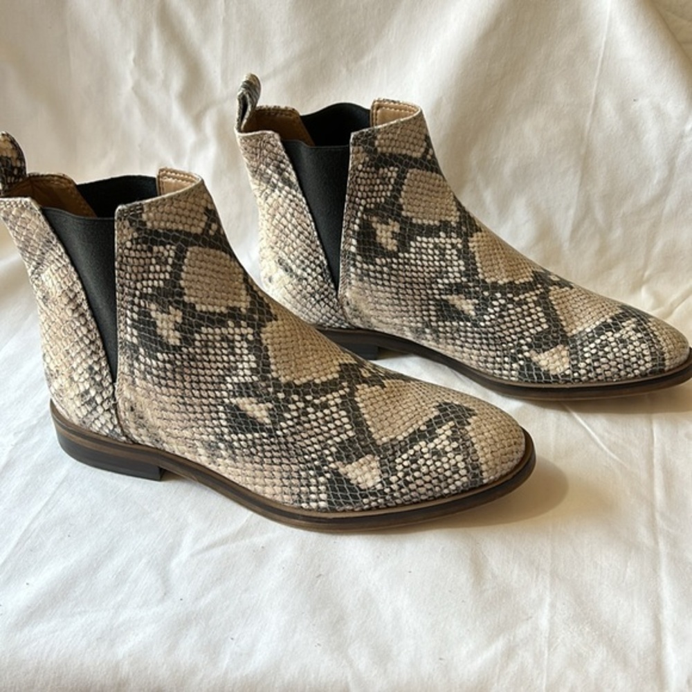 Lucky Brand Women's Chelsea Snake Skin Haylia Boots-Size 7 1/2 NWOB
